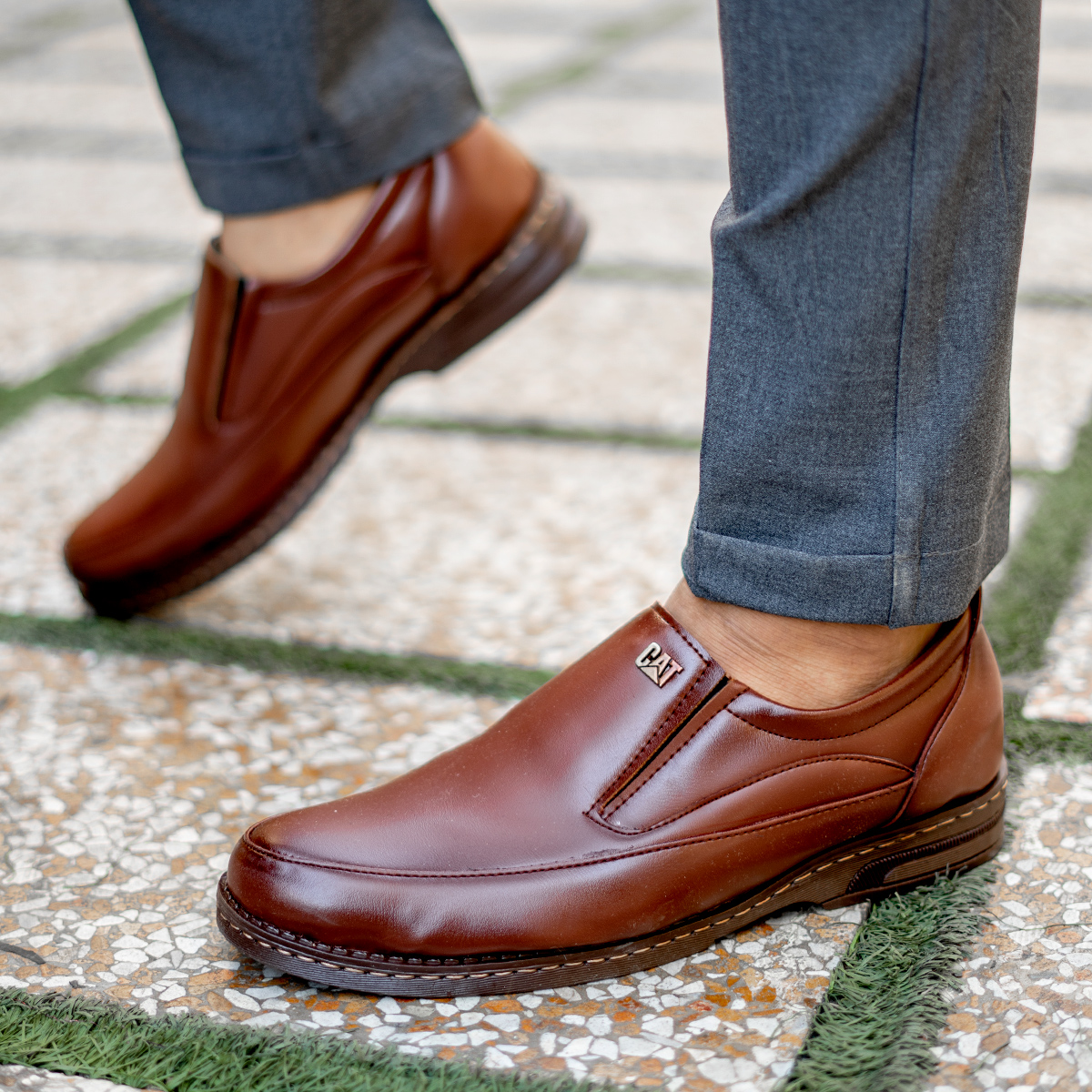 كفش مردانه cat قهوه اي مدل Abit