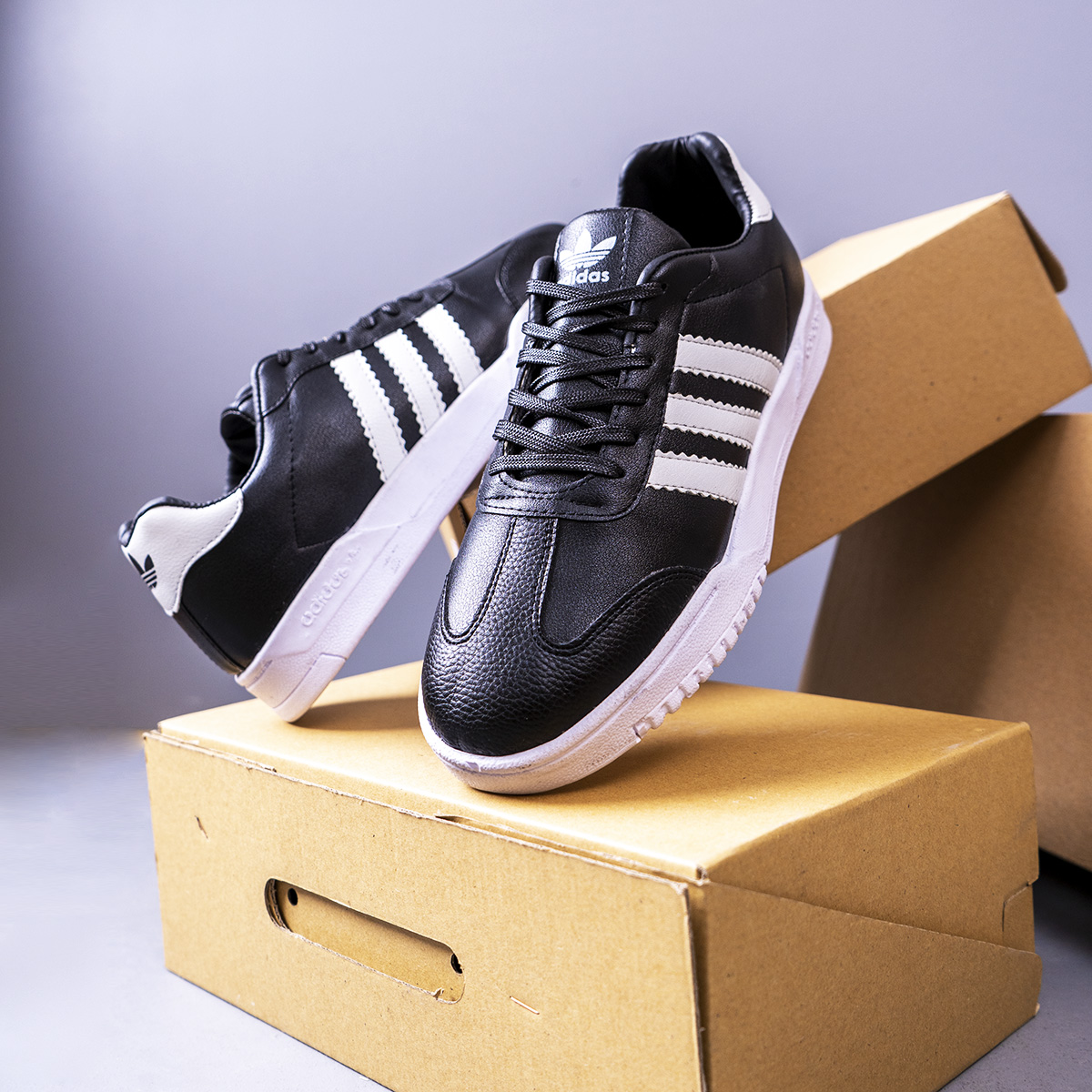 كفش ورزشي adidas مشكي مدل Aksa