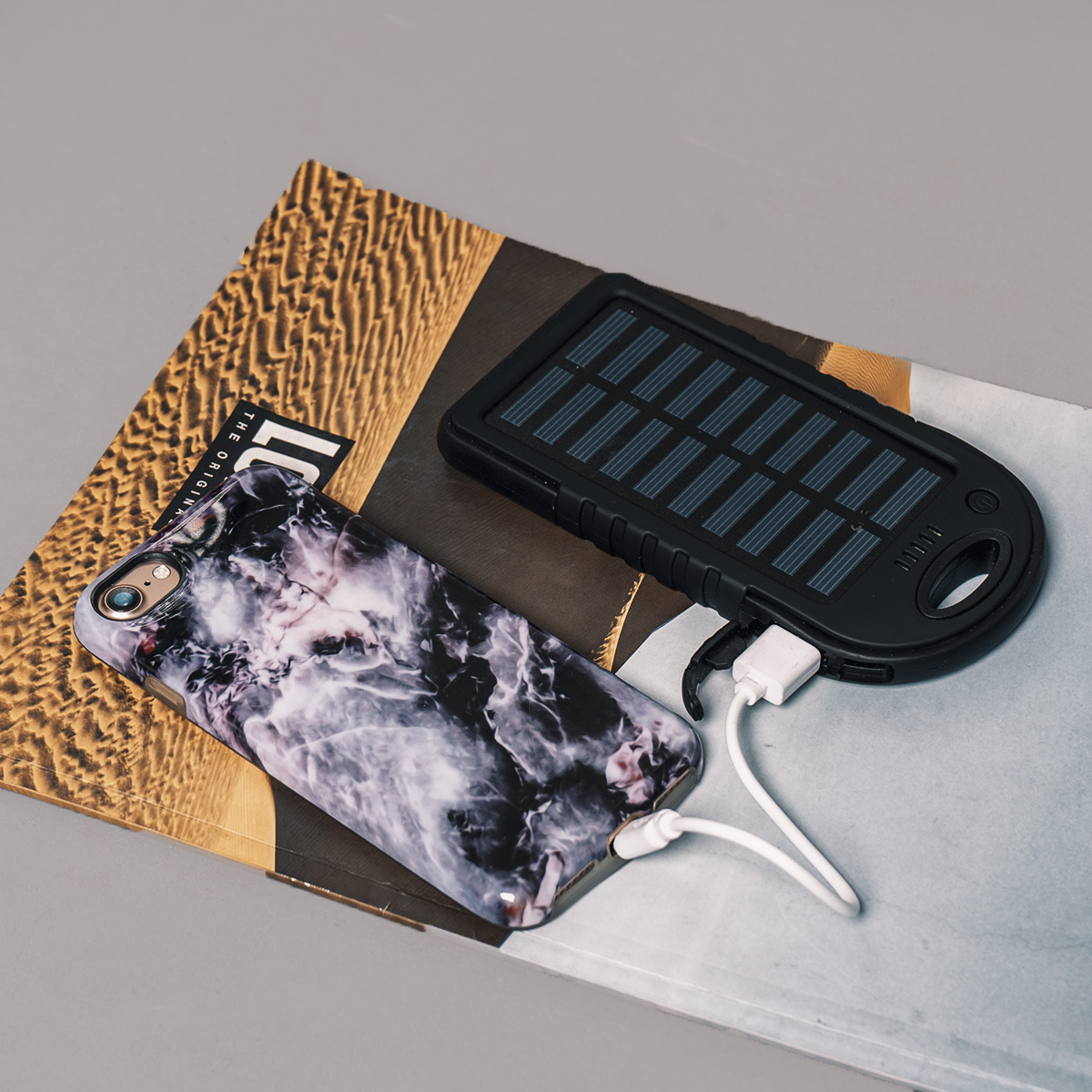 پاوربانك خورشيدي مدل CHARING