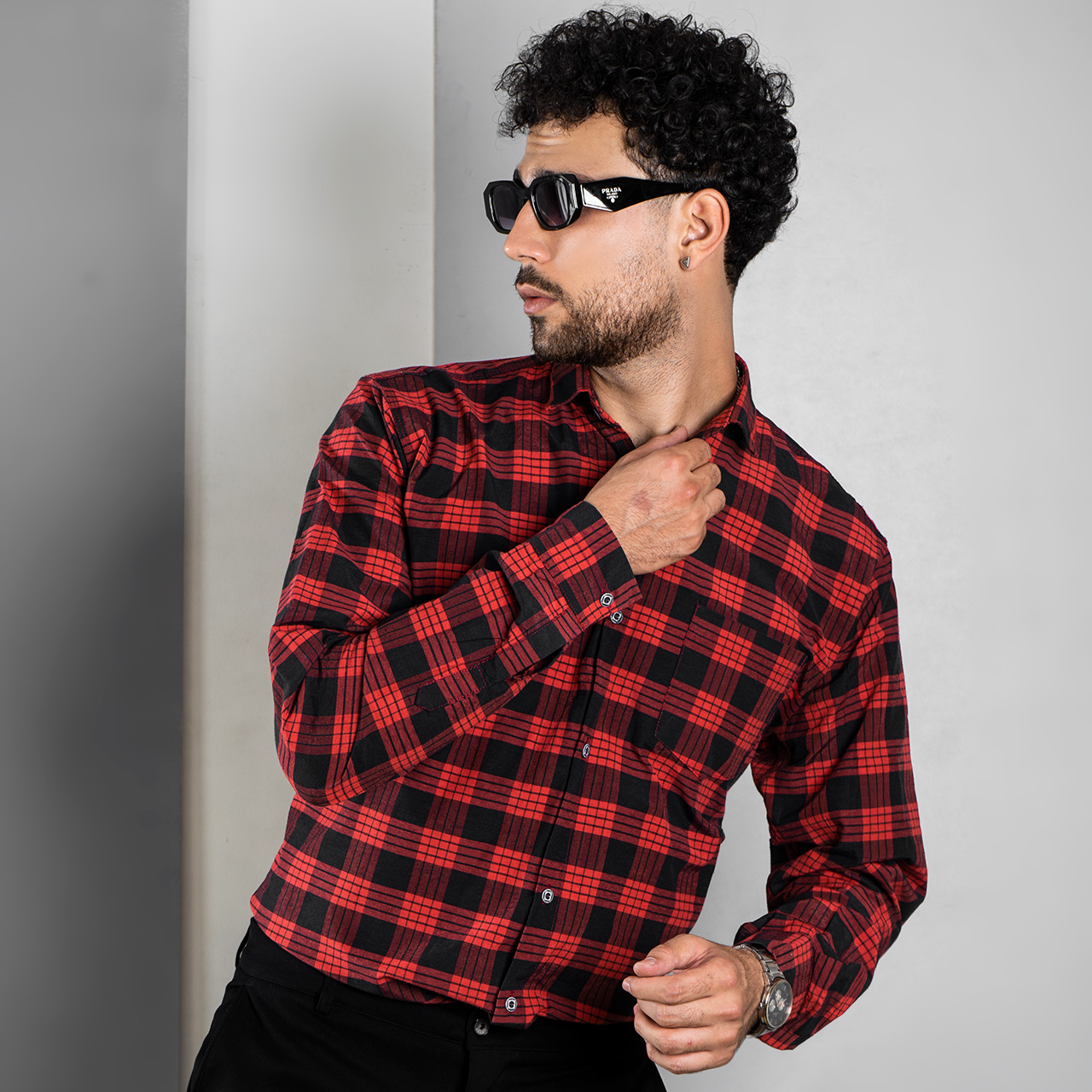 پیراهن چهارخونه مردانه مشکی قرمز مدل amir