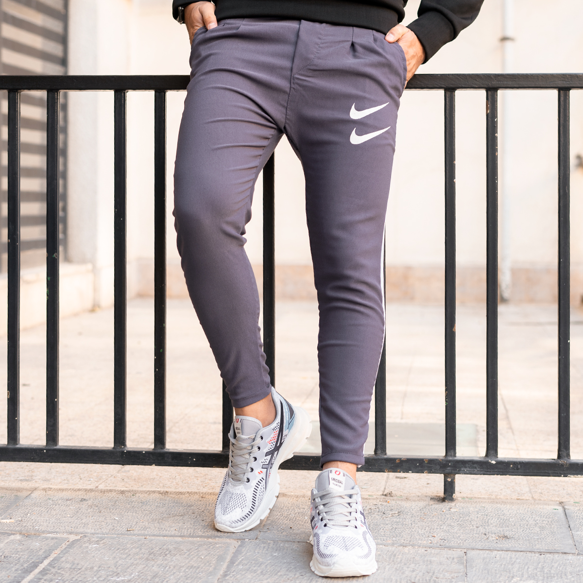 اسلش دو نایک خط دار مردانه طوسی مدلTimon