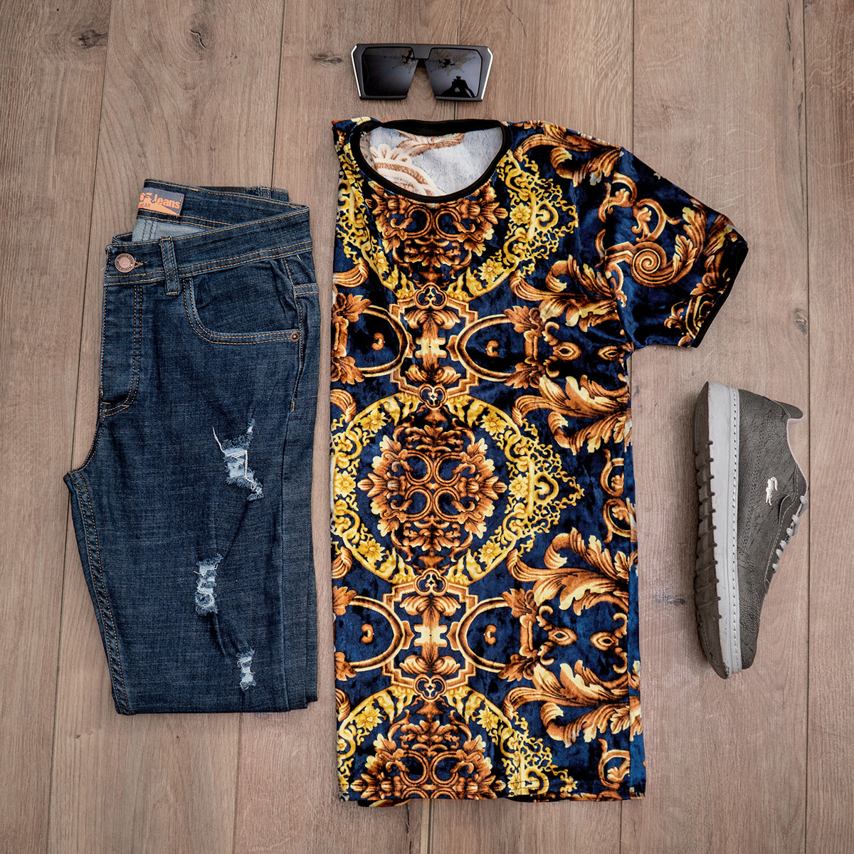 تیشرت مخمل آبی طرحدار مردانه مدل Avin