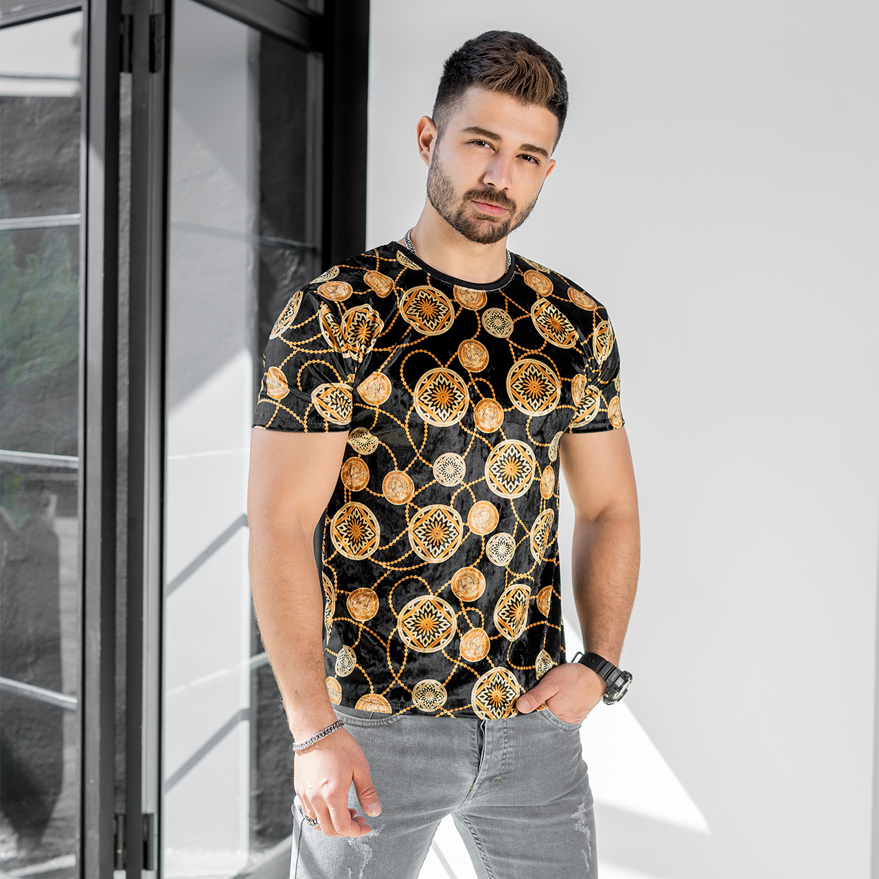 تیشرت مخمل مشکی طلایی مردانه مدل golden