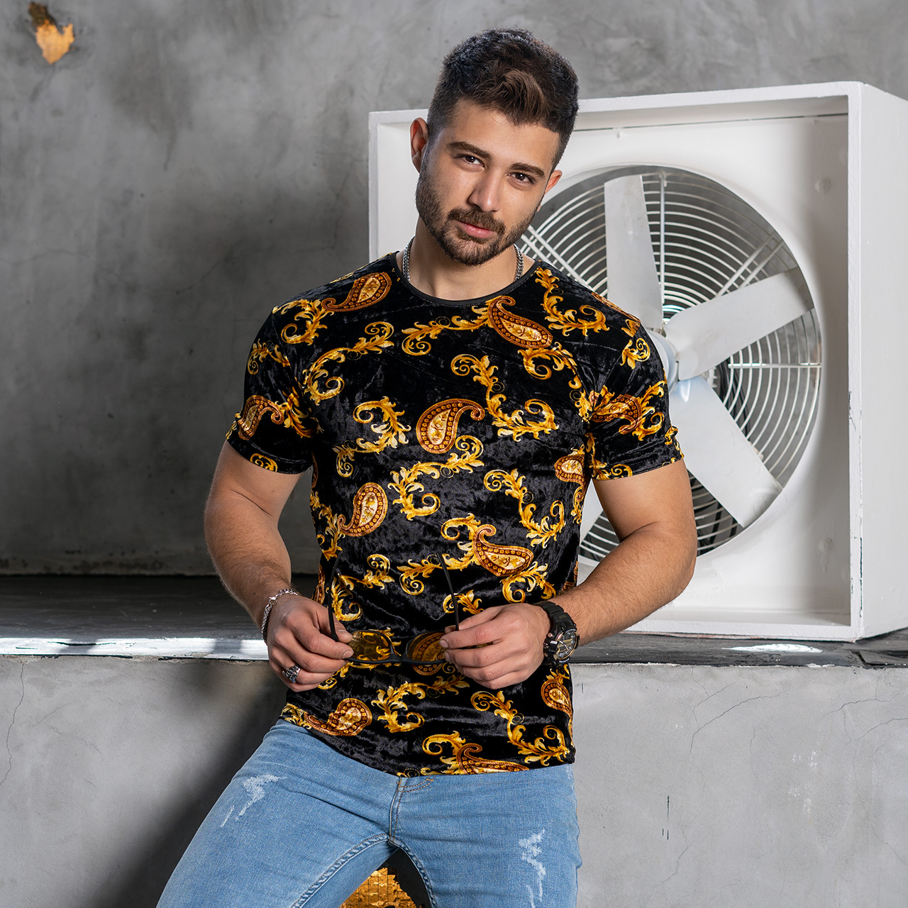 تیشرت مخمل مشکی مردانه مدل H59