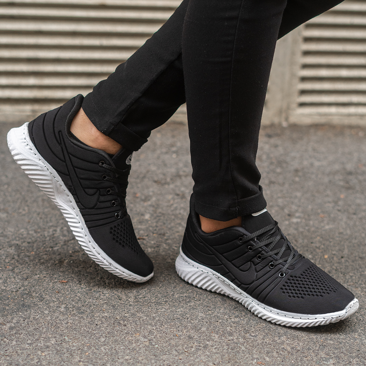 کفش ورزشی نایک مشکی زیره سفید مدل Rota