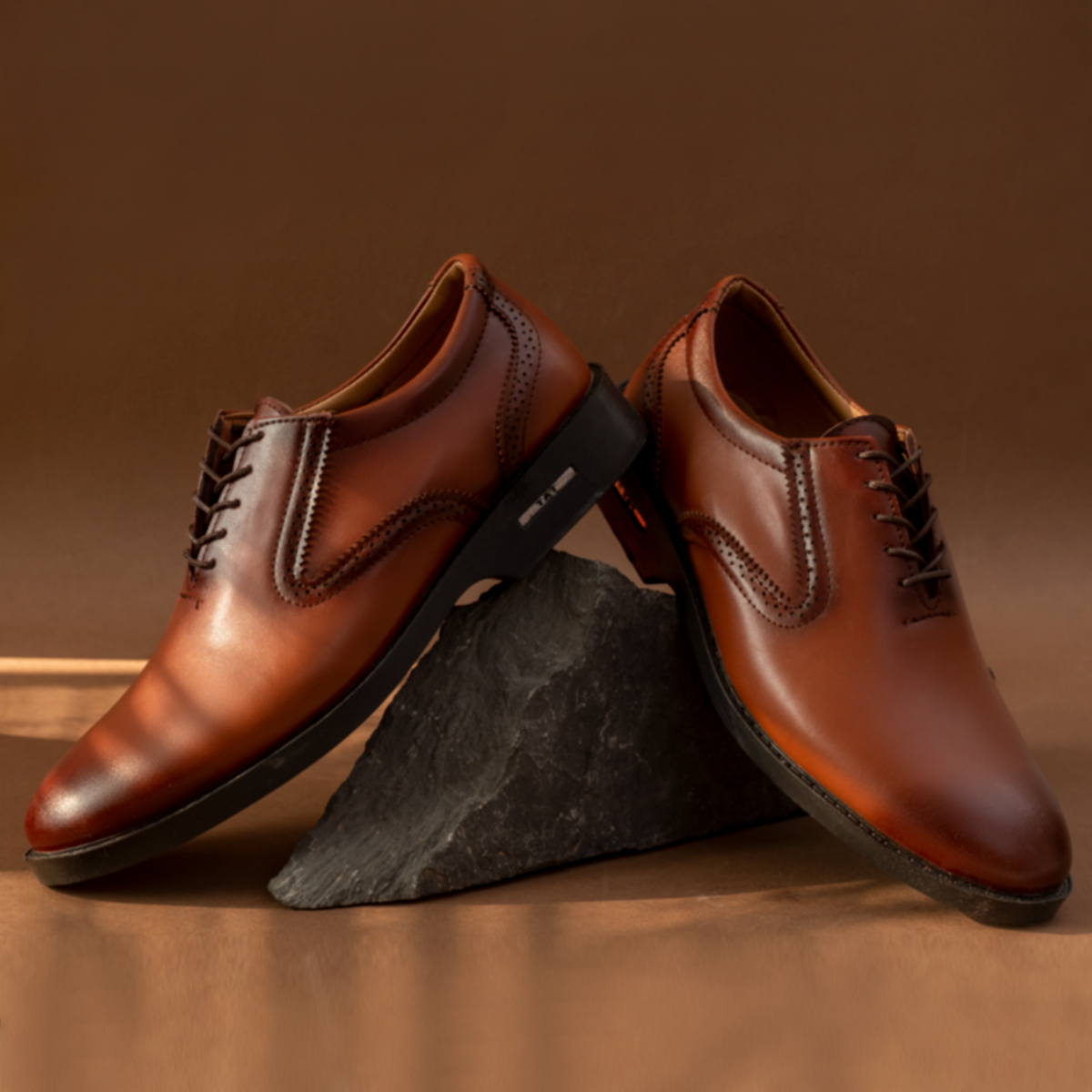 کفش رسمی مردانه عسلی مدل Tomaj