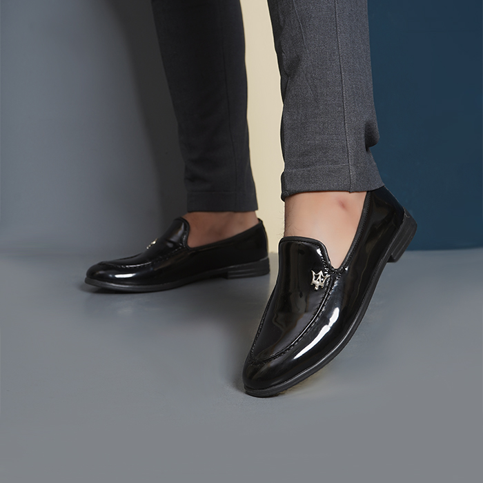 کفش کالج مردانه مشکی ورنی مدل M372