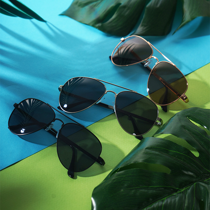 عینک نقره ای صفحه مشکی مدل polar