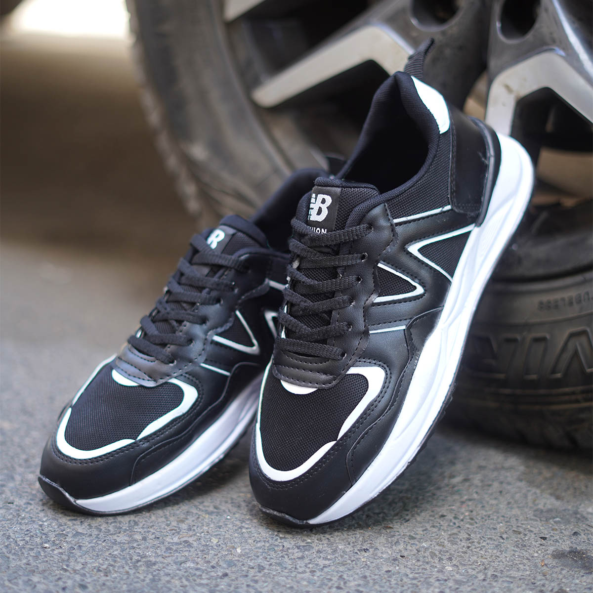 کفش ورزشی New Balance مردانه مشکی مدل Romano