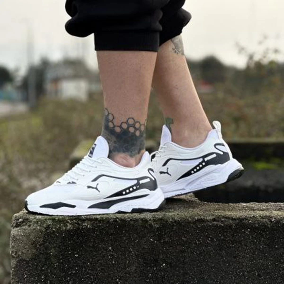 کفش ورزشی مردانه سفید مشکی مدل Pumash