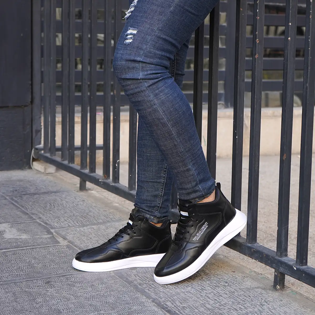 کفش تخت مشکی ساقدار زیره سفید مردانه مدل Anatomic