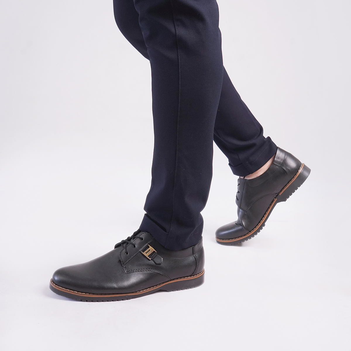 کفش رسمی مردانه مشکی سگک دار ساده مدل D40