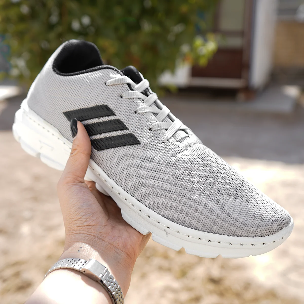 کفش ورزشی مردانه آدیداس طوسی روشن مدل zarax