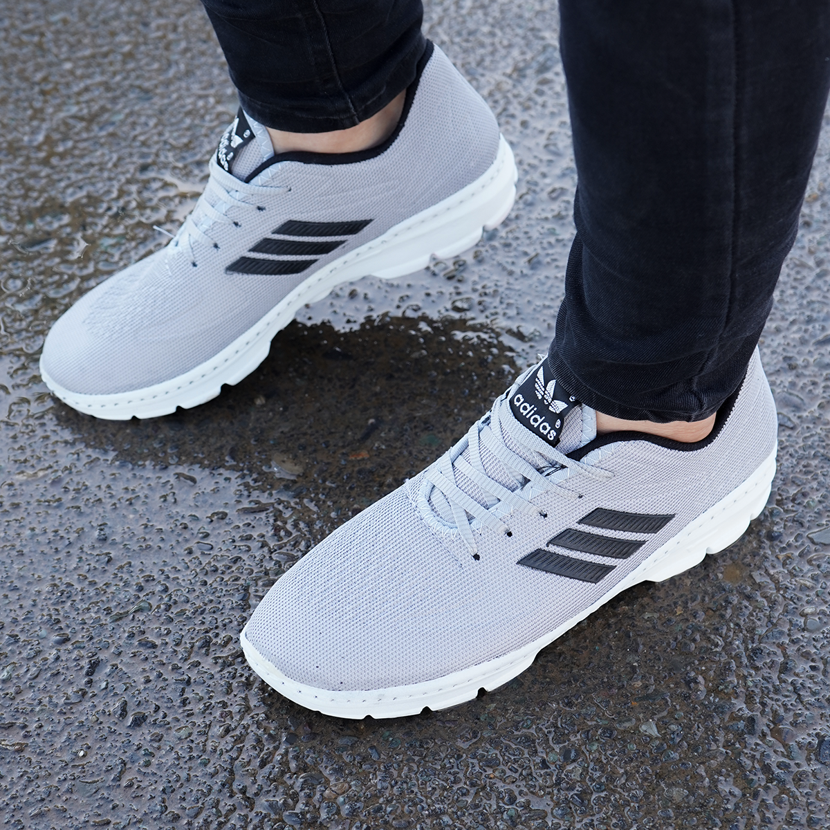 کفش ورزشی مردانه آدیداس طوسی روشن مدل zarax