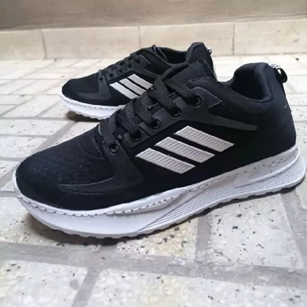 کفش ورزشی آدیداس مردانه مدل Hayk