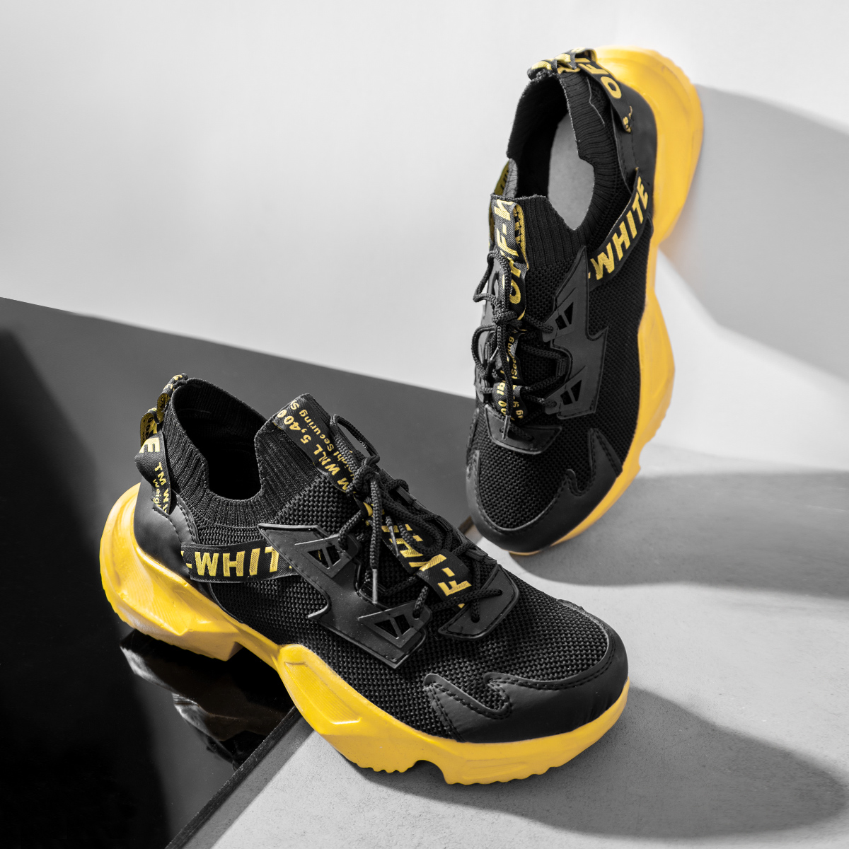 کفش ورزشی OFF WHITE مردانه مشکی زرد مدل Loka-